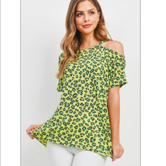 Cold shoulder lime/mint leopard print short sleeve blouse, boutique NWT - Picture 2 of 6